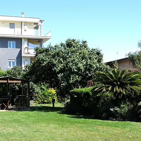 Apartment Budget With Garden - Airport - Self Check-in Fiumicino