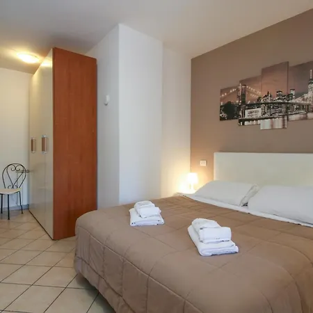 Budget With Garden - Airport - Self Check-in * Fiumicino