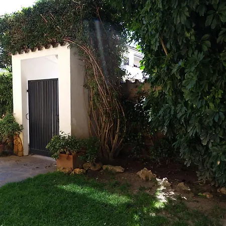Budget With Garden - Airport - Self Check-in Apartment