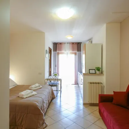 Apartment Budget With Garden - Airport - Self Check-in